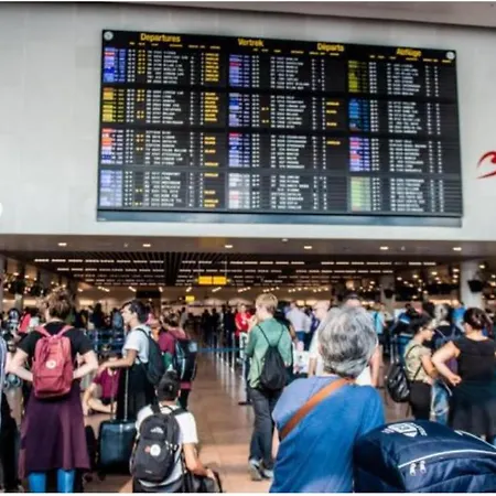 K&y 3 Brussels Airport 500m! * ザベンテム